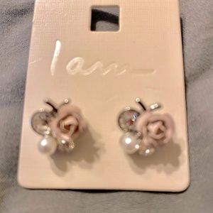 NWT ROSE Earrings with ‘pearl and diamond’ decor. NEVER BEEN WORN. BEAUTIFUL!